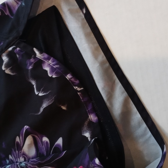 Avia jogging shorts with zip pocket size large - Picture 2 of 6